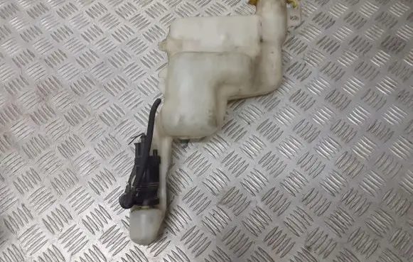 Dodge Caliber Windshield washer fluid reservoir/tank 05303789AF