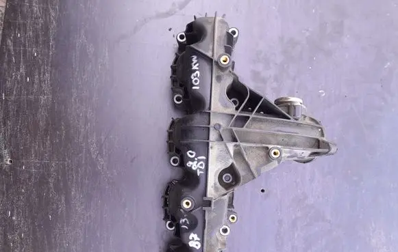 Volkswagen PASSAT B7 Intake manifold