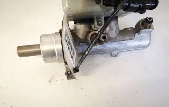 Opel Astra H Master brake cylinder 