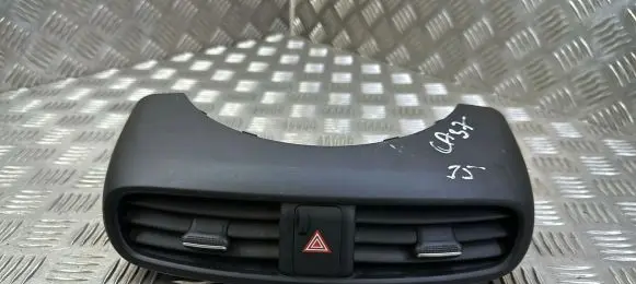 KIA Soul Dash center air vent grill U12071