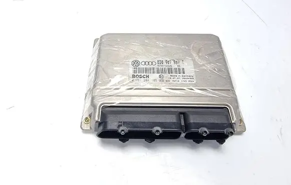 Volkswagen PASSAT B5 Engine control unit/module ECU 8D0907557T ECU