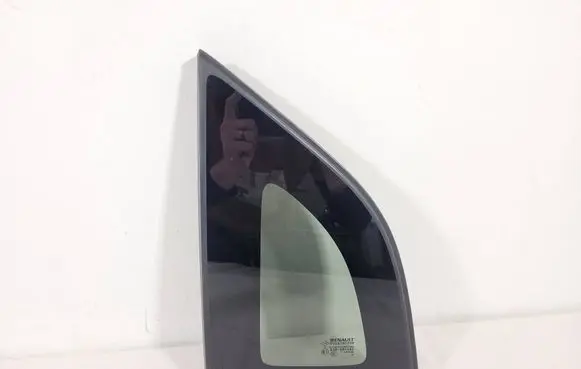 Renault Captur Rear side window AS3M5532DOT682 43R001595 E000199