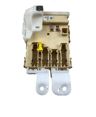 Toyota Auris E180 Fuse box set 8922102331
