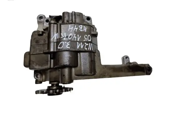 Mercedes-Benz E W211 Oil pump A6421810547