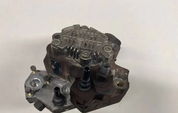 Renault Scenic II - Grand scenic II Fuel injection high pressure pump 8200108225 0445010075 H037472