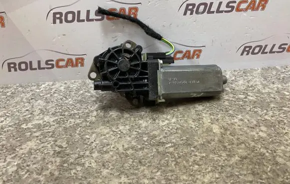 Mercedes-Benz E W211 Seat adjustment motor 0390203001 820289224