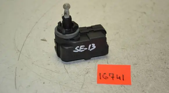 Seat Leon (1P) Headlight level adjustment motor 5P0941295