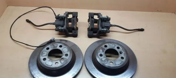 BMW 3 F30 F35 F31 Brake discs and calipers set 6864900
