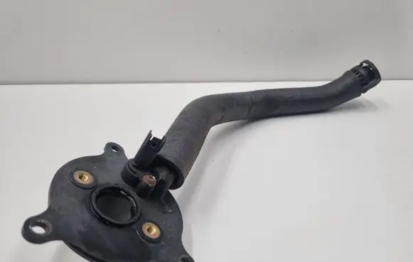 BMW 1 E81 E87 Breather hose/pipe 70307814