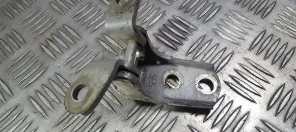 Honda Civic Front door upper hinge