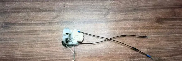 Subaru Legacy Front door lock