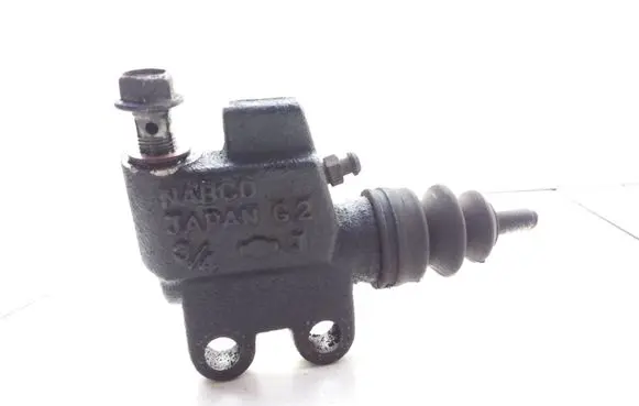 Nissan Primera Clutch slave cylinder 