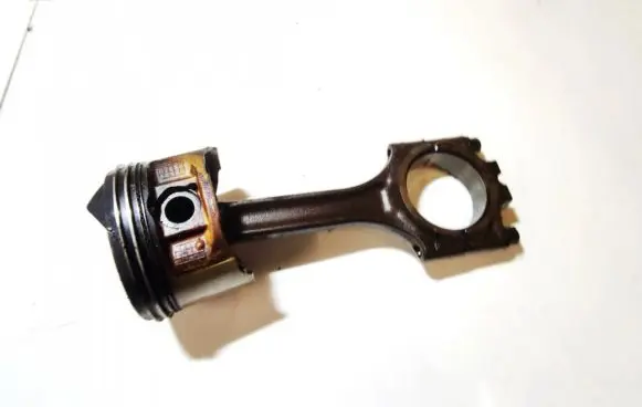 Volvo S40, V40 Piston with connecting rod