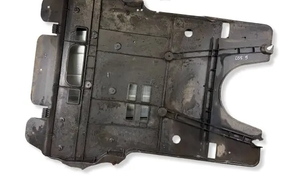 Citroen DS5 Engine splash shield/under tray 9675053180