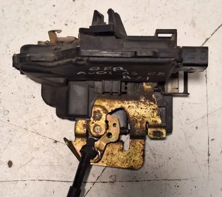 Audi A6 S6 C5 4B Front door lock PA66307GF
