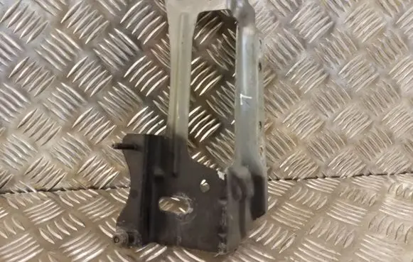 Mazda CX-7 Radiator support slam panel bracket 