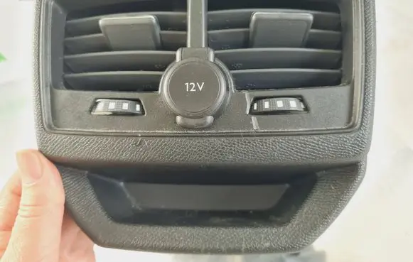 Peugeot 3008 II Dash center air vent grill 9811350380