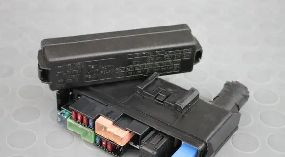 Nissan X-Trail T31 Fuse module