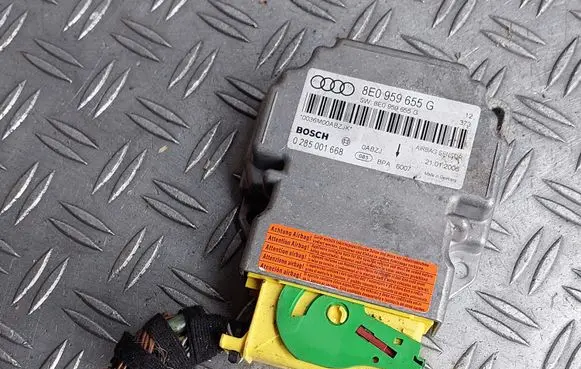 Audi A4 S4 B7 8E 8H Airbag control unit/module 8E0959655G
