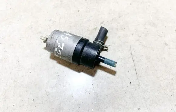 Mercedes-Benz E W210 Windscreen/windshield washer pump