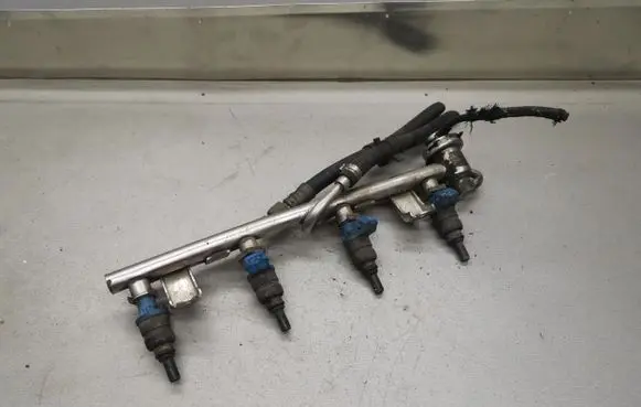 Audi A4 S4 B5 8D Fuel injectors set 058133551F