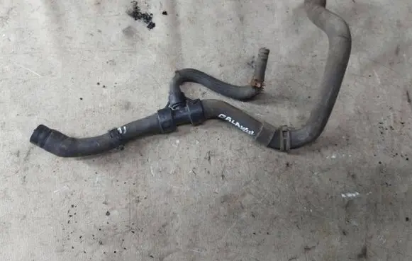 Coolant pipe/hose