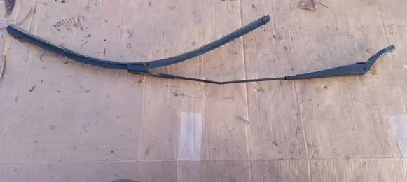 Peugeot Partner Windshield/front glass wiper blade 9682974380
