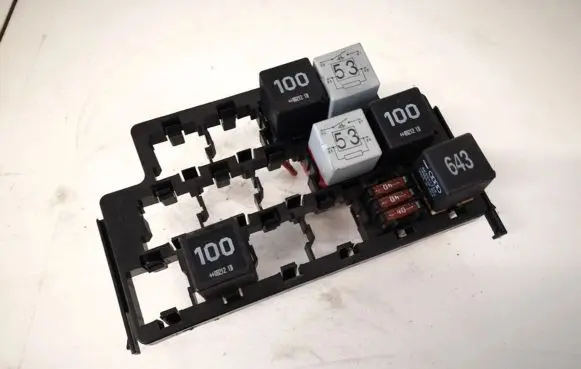 Volkswagen Polo IV 9N3 Fuse box set 6q0972595a