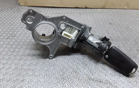 Opel Astra H Ignition lock 2421430