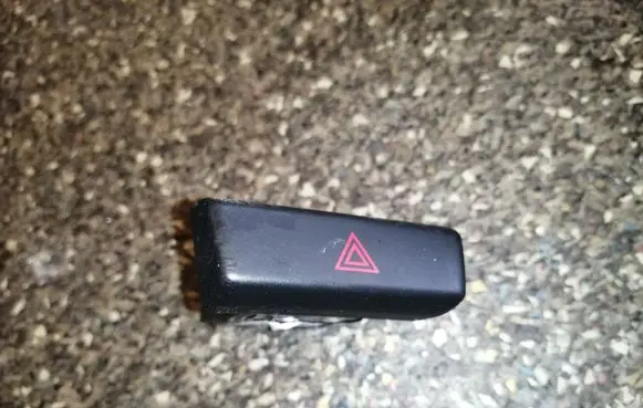 Mazda CX-3 Hazard light switch DA6A664H0
