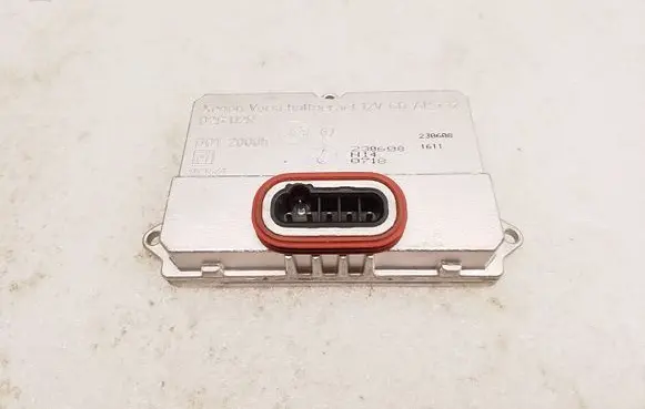 Mercedes-Benz E W211 Headlight ballast module Xenon 5DV00829000