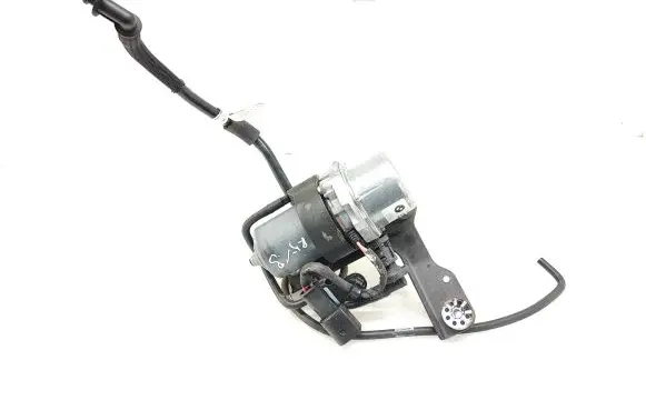 BMW 5 G30 G31 Vacuum pump 6880628 86422826 86422920