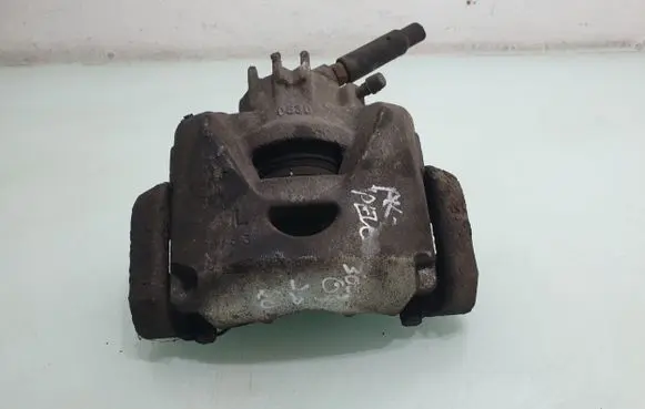 Peugeot 3008 I Front brake caliper