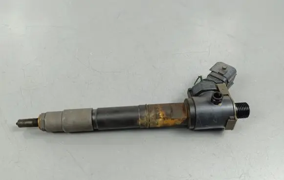 Volvo XC90 Fuel injector 31336769