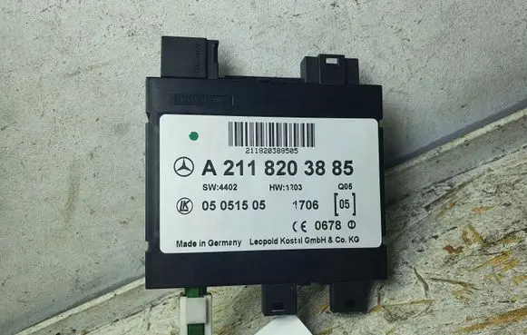 Mercedes-Benz CLS C219 Keyless (KESSY) go control unit/module A2118203885