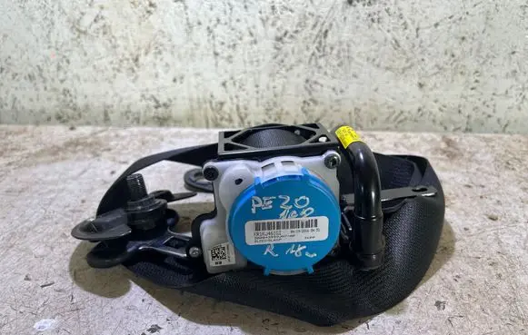 Peugeot 108 Front seatbelt 067831