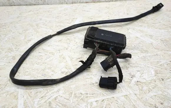 BMW 5 E39 Coolant fan relay 66921354