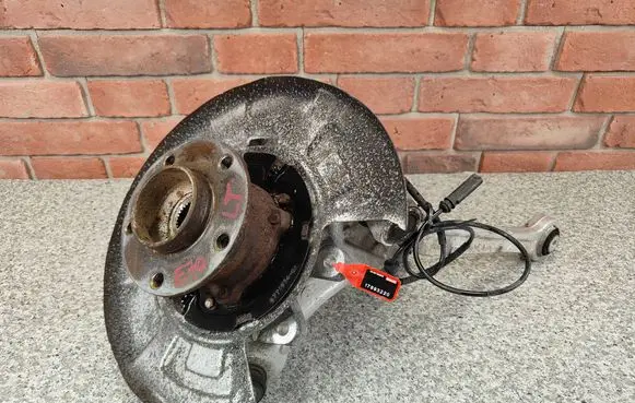 BMW X5 E70 Rear wheel hub 6770983