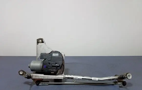 Audi Q7 4M Front wiper linkage and motor 4M8955023