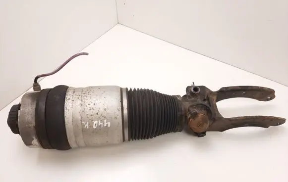 Volkswagen Touareg I Air suspension front shock absorber 