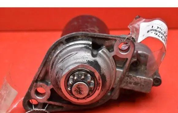 Volkswagen Golf V Starter motor 1005831311