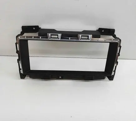 Radio/GPS head unit trim