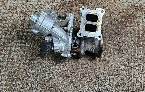 Volkswagen Tiguan Allspace Turbo 06K145654J 06K145655B 06H145710C