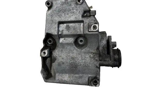 Volkswagen PASSAT B5.5 A/C compressor mount bracket 038260885C
