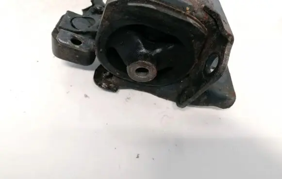 Toyota Corolla E120 E130 Engine mount bracket