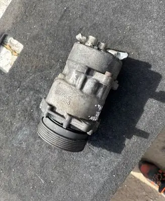 Volkswagen Sharan Air conditioning (A/C) compressor (pump) 7M3820803A YM2H19D629BB