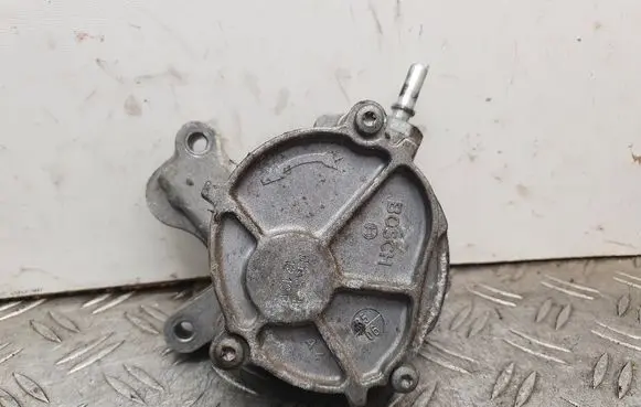 Volvo C70 Vacuum pump