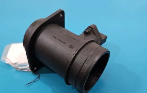 Volkswagen PASSAT B5.5 Mass air flow meter 0281002216 IMPRK1591427