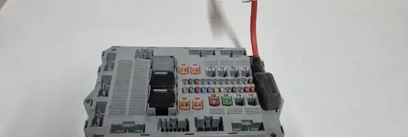 Jaguar XF X250 Fuse module 9X2314D628AC 7370011040 A1247794
