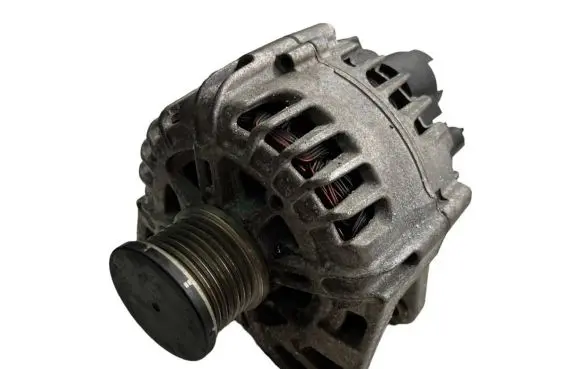 Renault Clio IV Generator/alternator 231007842R TG12C125 2114045502